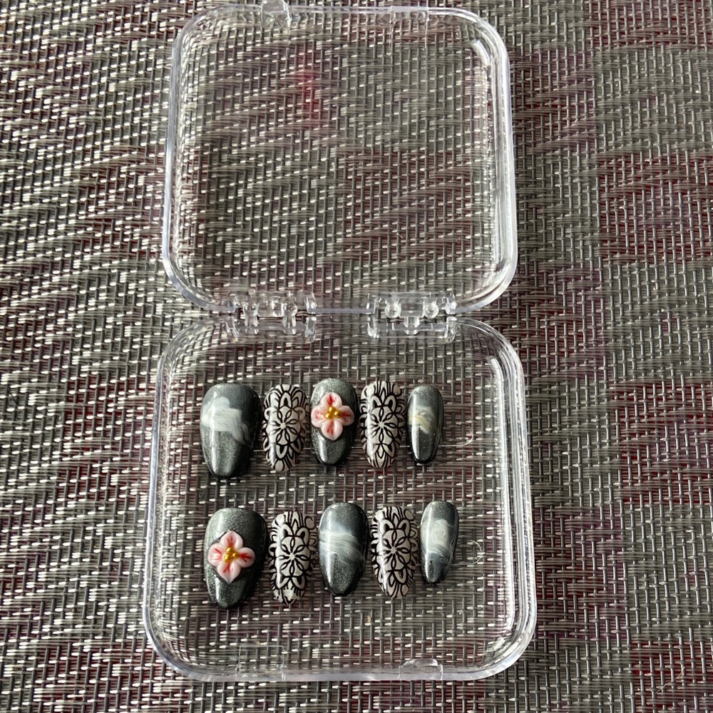 Handcrafted Gray Floral Press-On Nails with Coral Accent Design